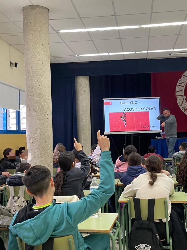 Charla sobre acoso escolar sevilla
